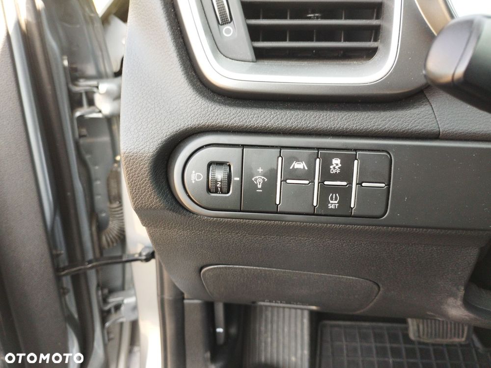Kia XCeed 1.5 T-GDI M DCT - 32