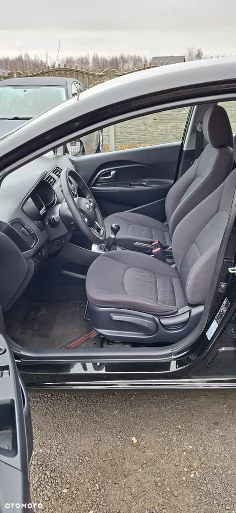 Kia Rio - 26
