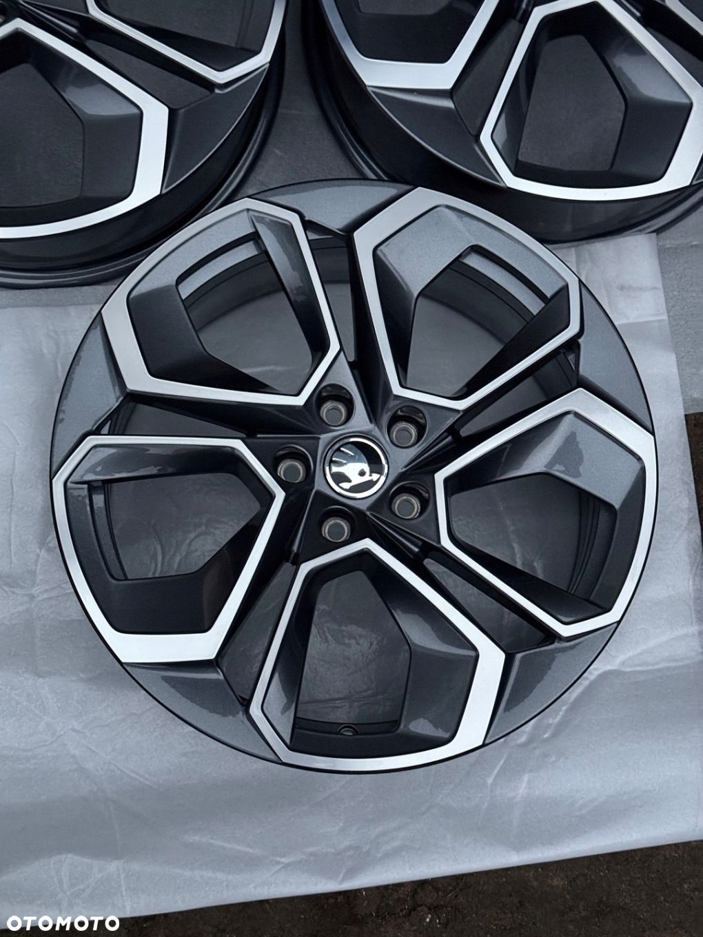 Nowe Oryginalne Felgi Skoda OE OCTAVIA IV V NX3 NX5 RS 5E3 5x112 19 cali - 2