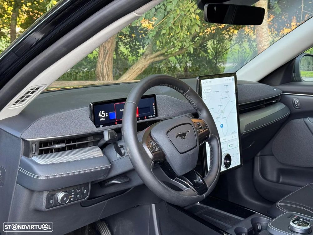 Ford Mustang Mach-E 75.7 kWh Base - 18