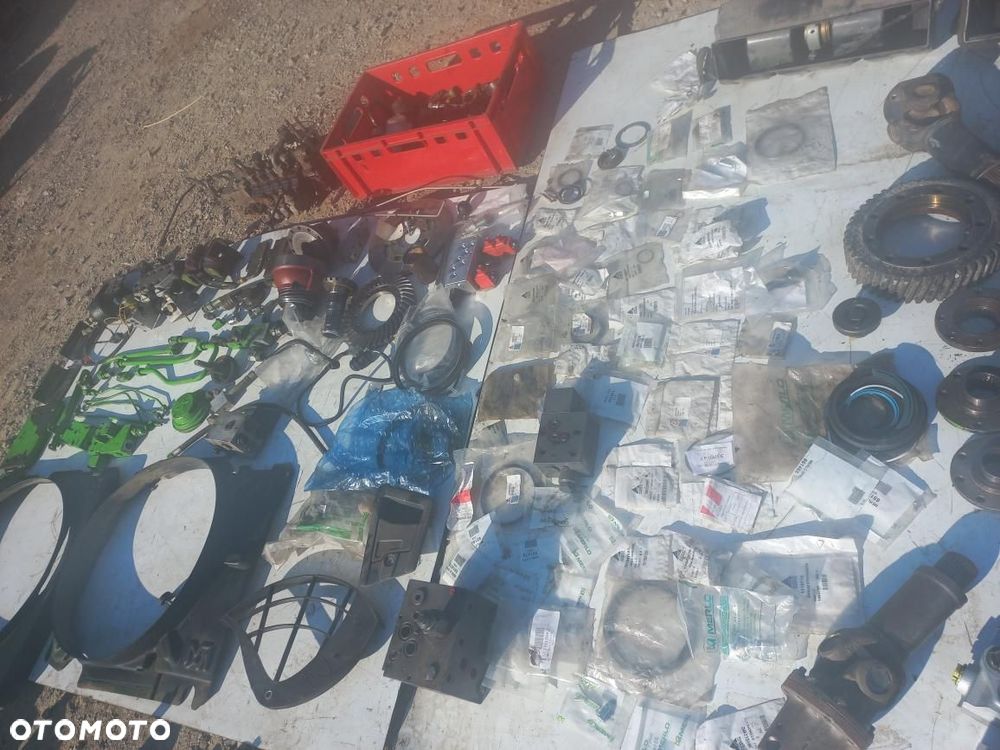 Części MERLO siłownik hydrauliczny,zamek siłowy, 08350803043501A, 28,7 Blok zaworowy, 26,6 ,układ planetarny32,12 pochwa mostu 045568 ,041870,045367,097686,042440,wkład mostu 024849,P36.10,dyferencjau,nagrzewnica,klimatyzator,053121,107714,13 atak,spoiler,klamka,rozdzielacz sterujący 4011840, 057347,chłodnica kuler,oleju,krzyżak,półoś,piasta,cewka,zawór,nadmuch,wentylator manitou,joystick,płyta sterująca, - 23