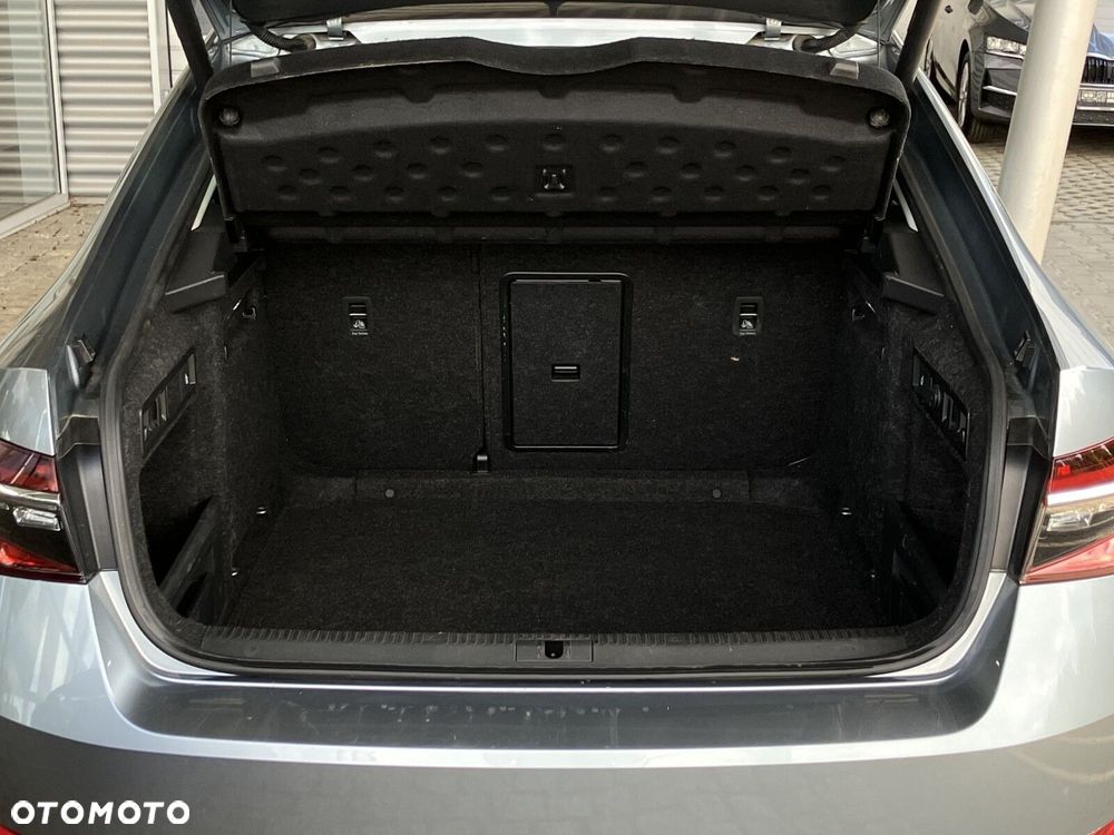 Skoda Superb 2.0 TDI SCR Ambition DSG - 9