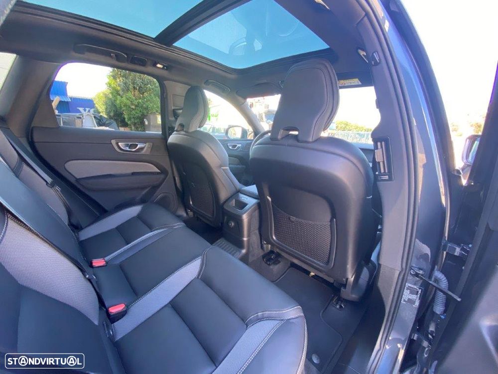 Volvo XC 60 2.0 T6 PHEV Black Edition - 16