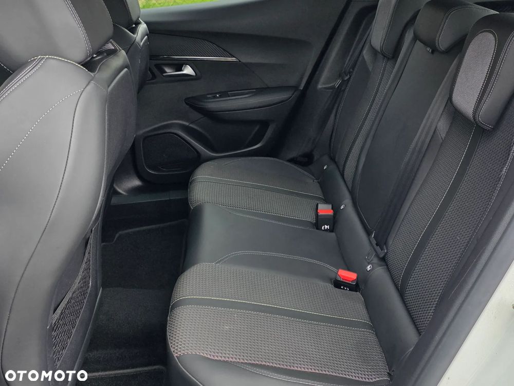 Peugeot 2008 1.5 BlueHDi GT S&S EAT8 - 26