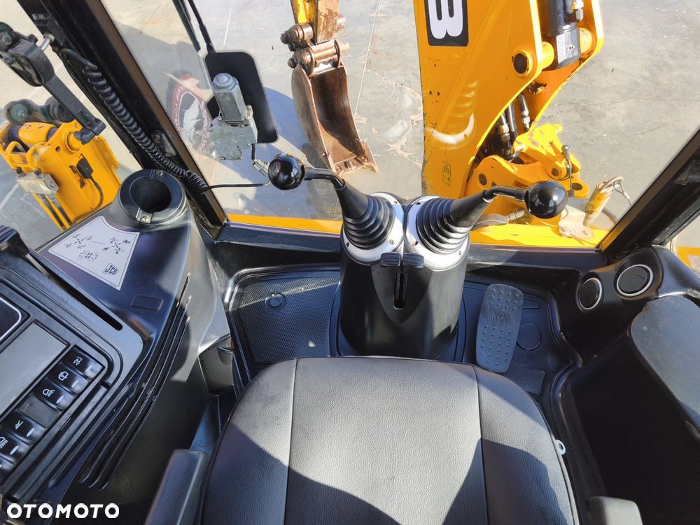 JCB 3CX - 7