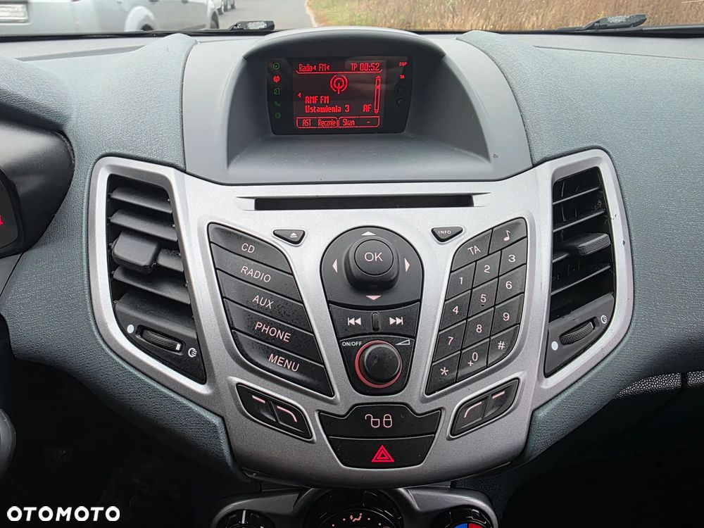 Ford Fiesta - 25