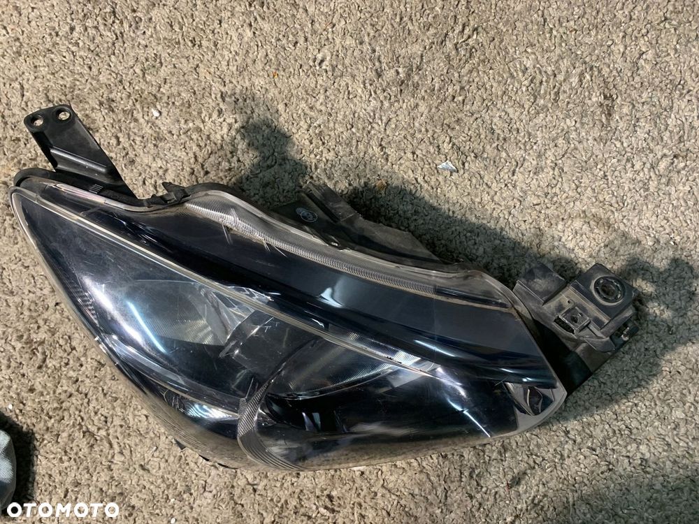 LAMPA PRAWA ZWYKŁA MAZDA 2 DJ DB5J-51030 - 5
