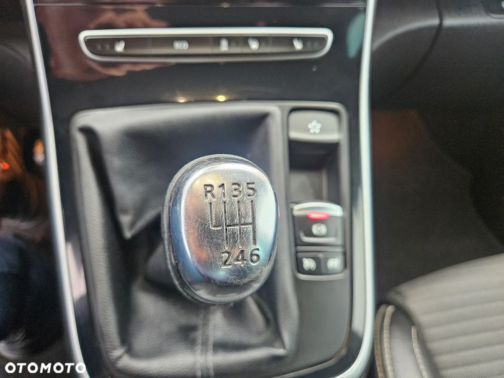 Renault Scenic ENERGY TCe 130 BOSE EDITION - 25