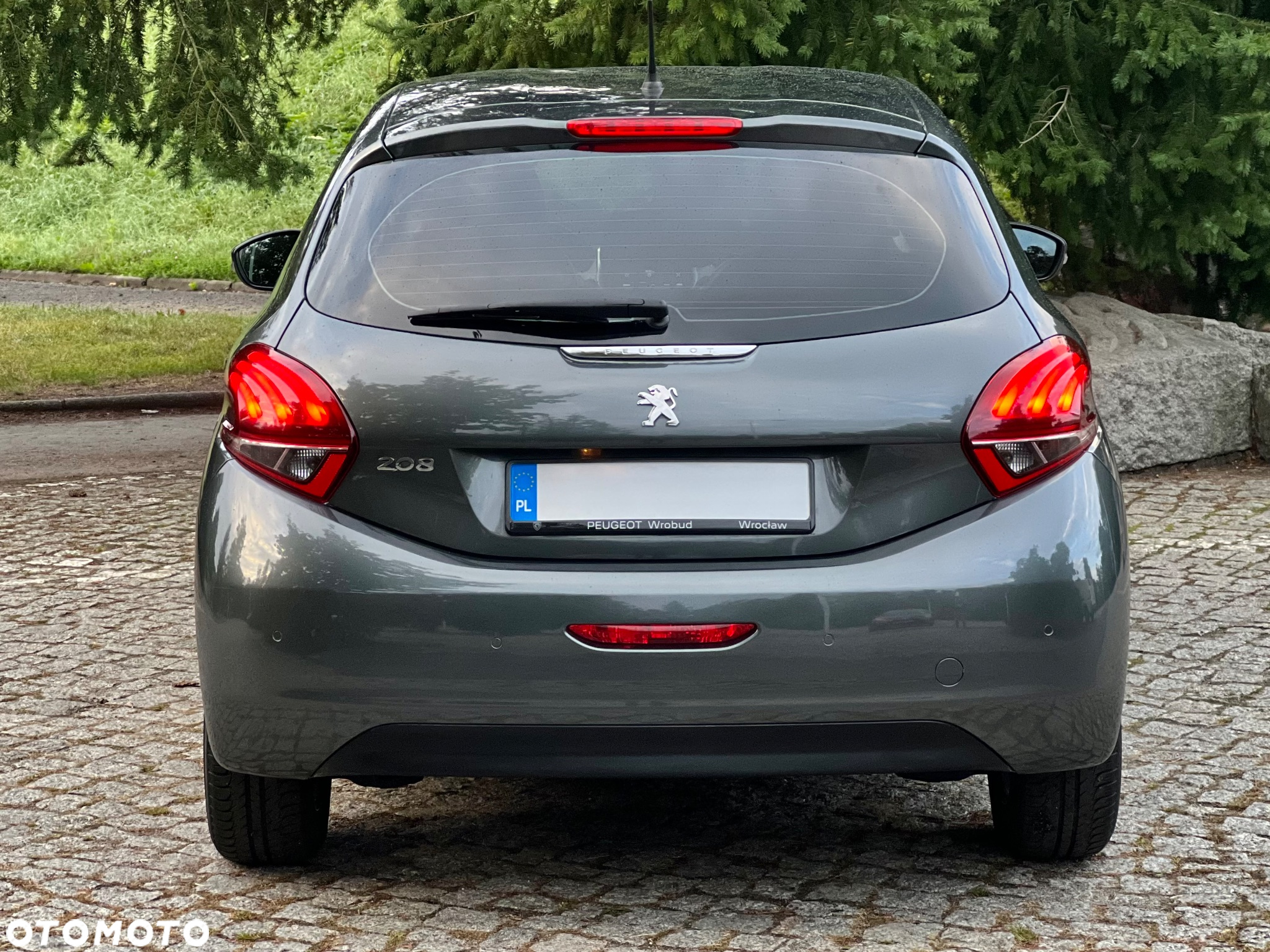 Peugeot 208 - 5