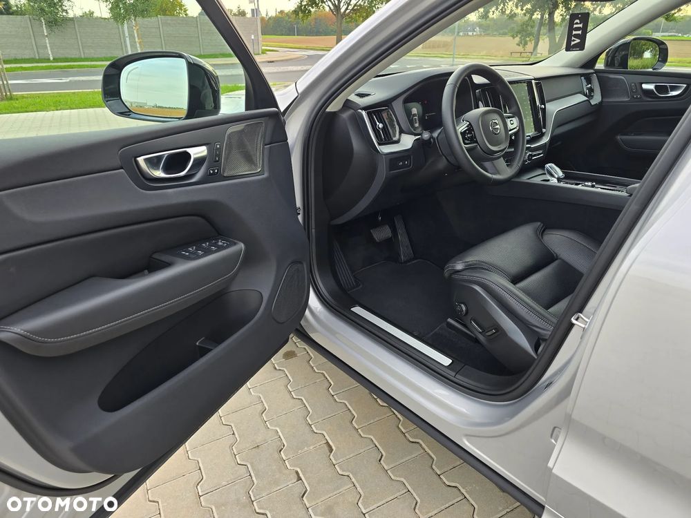 Volvo XC 60 T6 AWD Recharge Plus Dark - 11