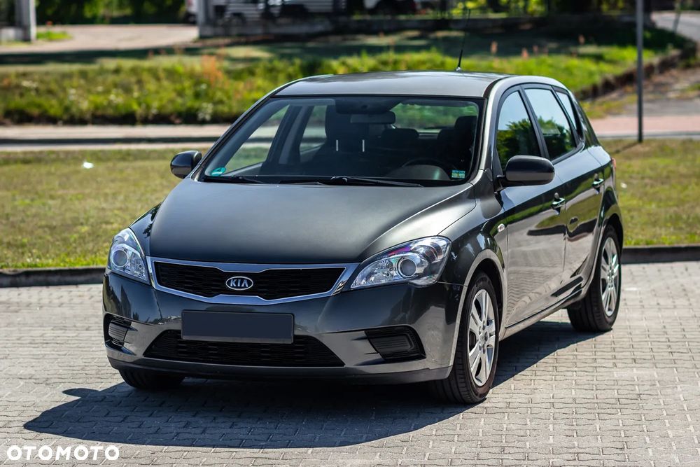 Kia Ceed 1.4 CVVT Attract - 2