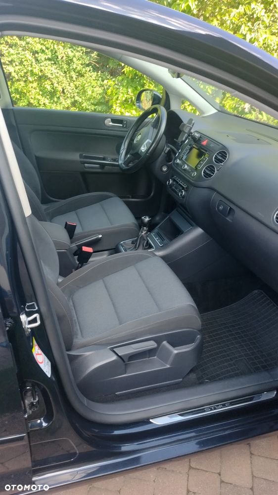 Volkswagen Golf Plus - 12