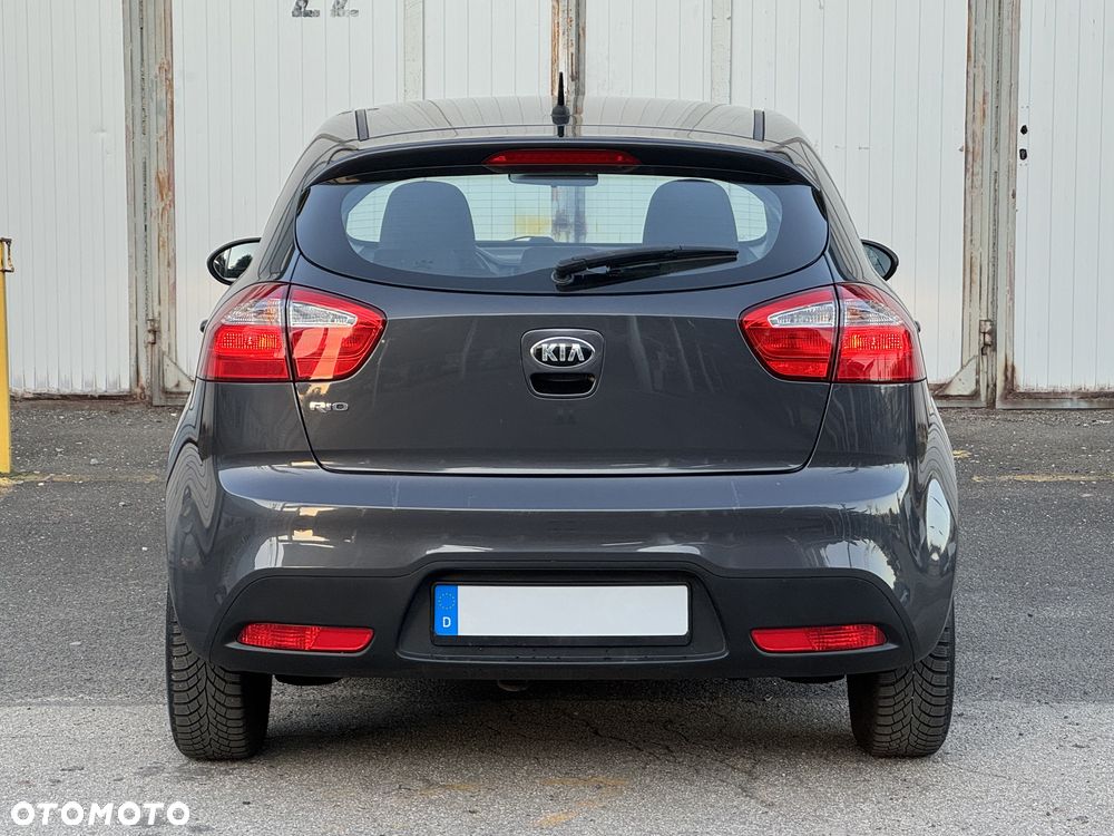 Kia Rio 1.2 Dream Team Edition - 12