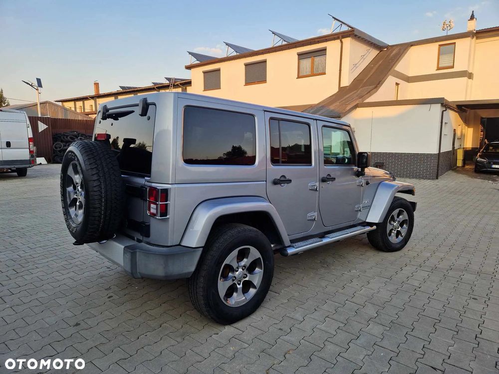Jeep Wrangler Unlimited Hard-Top 3.6 Automatik Sahara - 6
