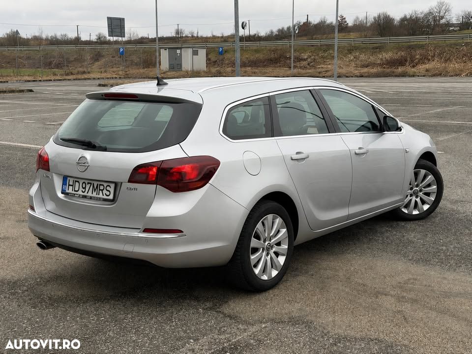 Opel Astra 2.0 CDTI DPF SportsTourer Edition - 3