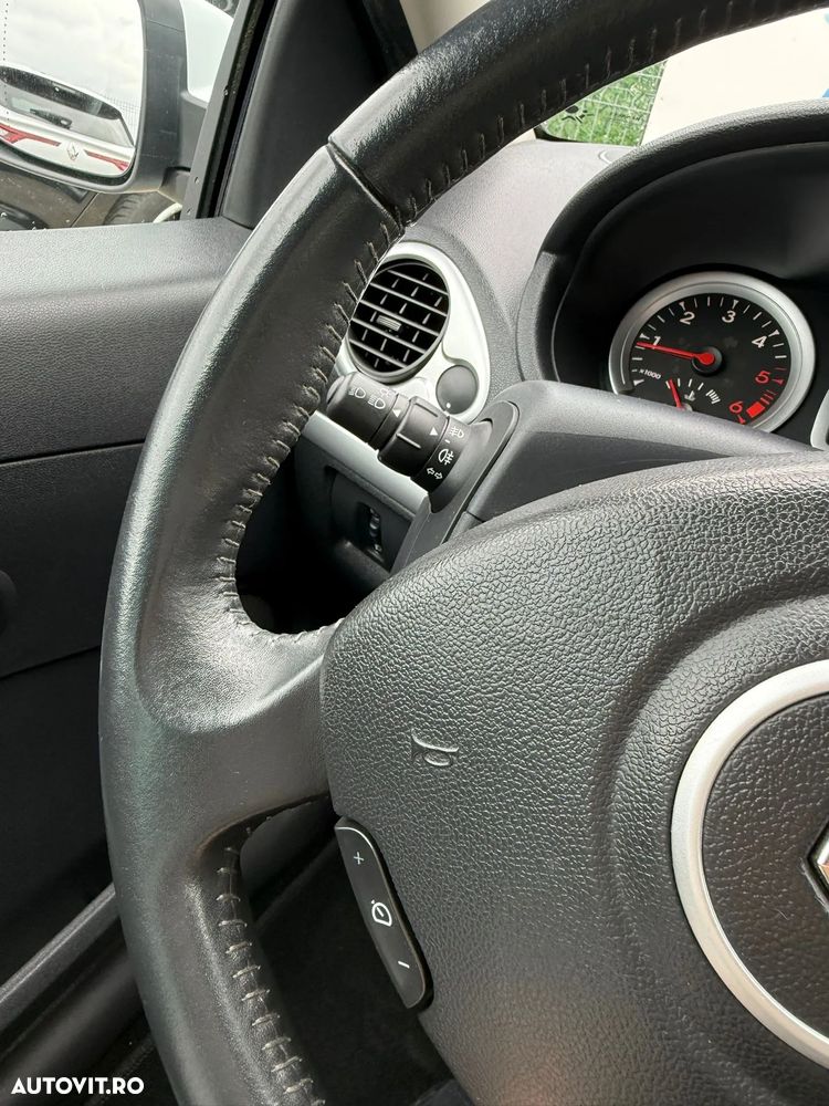 Renault Clio 1.5 dCi 90 FAP Dynamique - 12