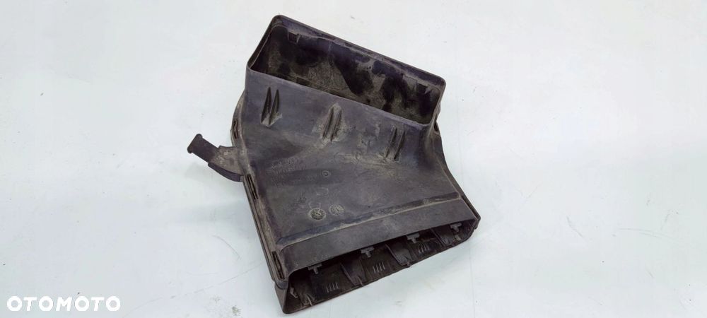 DOLOT WLOT POWIETRZA AUDI A4 B7 8E0129617D - 4