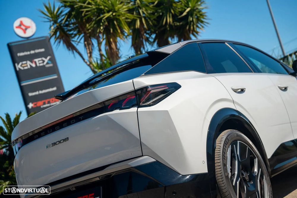 Peugeot E-3008 73 kWh GT - 14