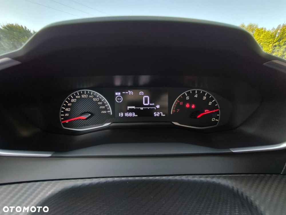 Peugeot 208 - 23