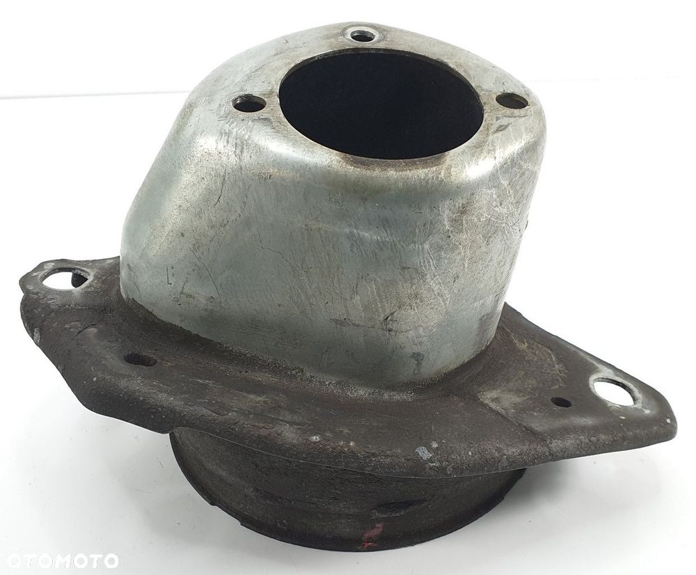 KIELICH AMORTYZATORA PRAWY TYŁ VOLVO V70 II 2.4 D - 3