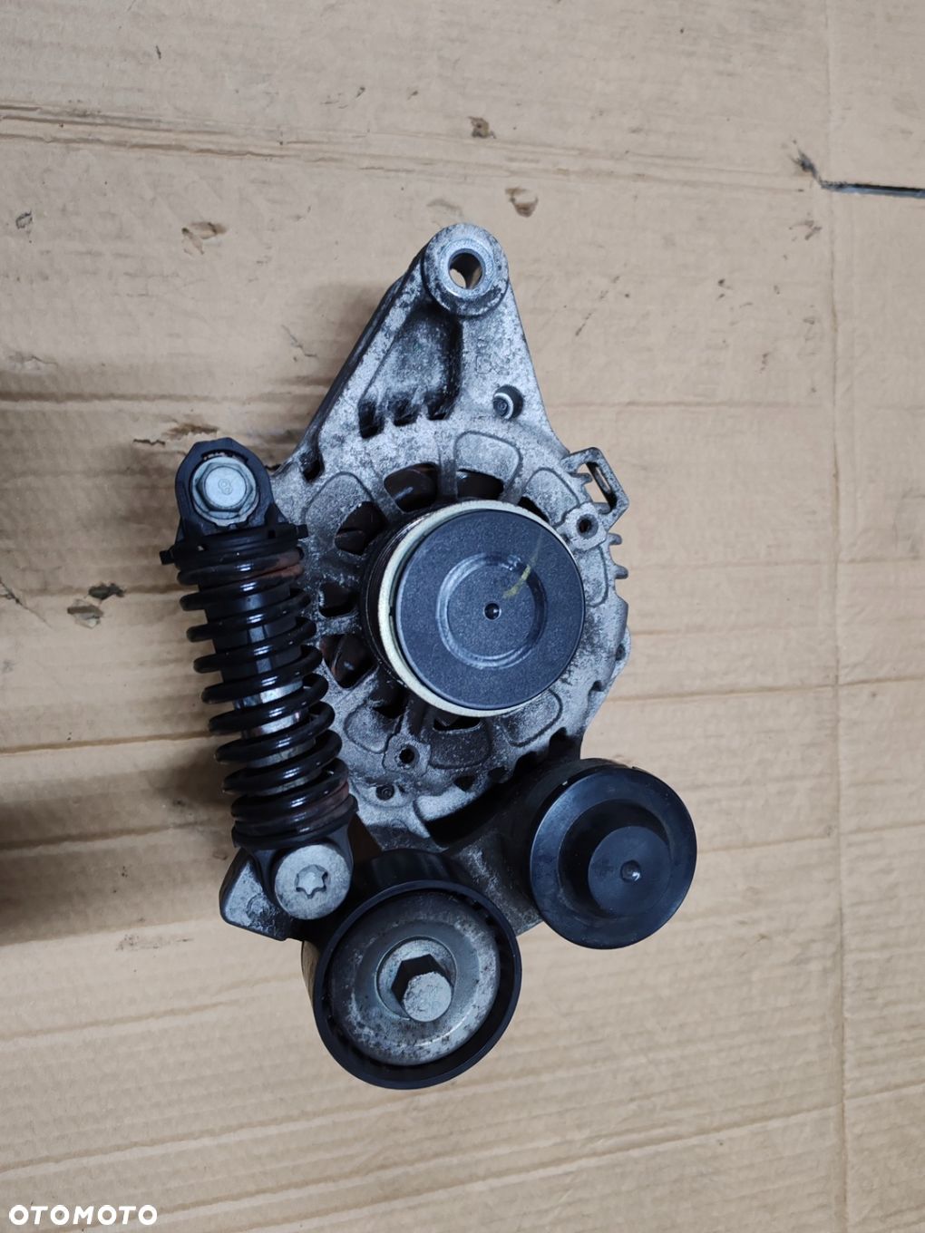 Alternator 37300-2u200 1.6 CRDi D4FE Kia Ceed III 18- - 1