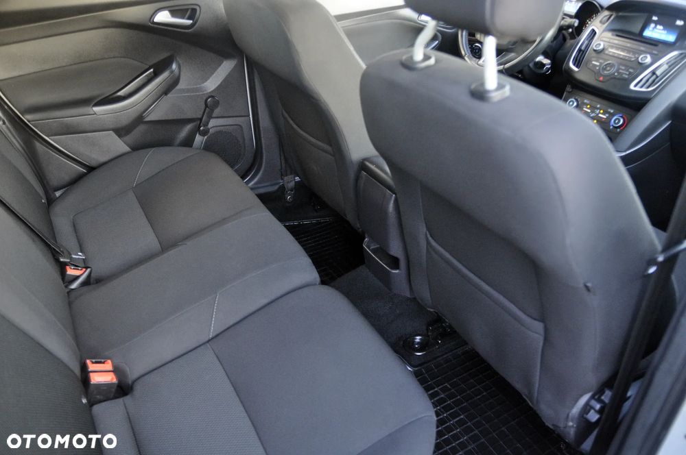 Ford Focus 1.6 TDCi Ambiente Start - 8