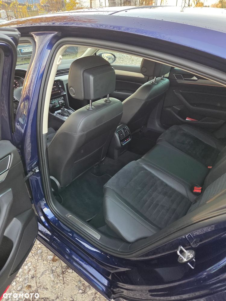 Volkswagen Passat - 11