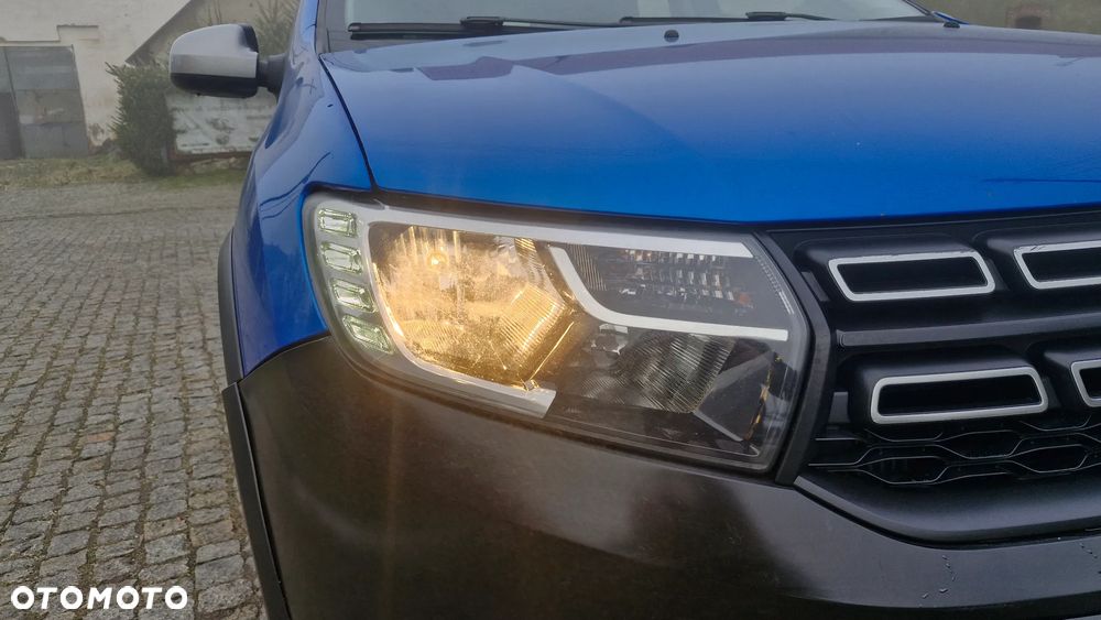 Dacia Sandero dCi 90 S&S Celebration - 13