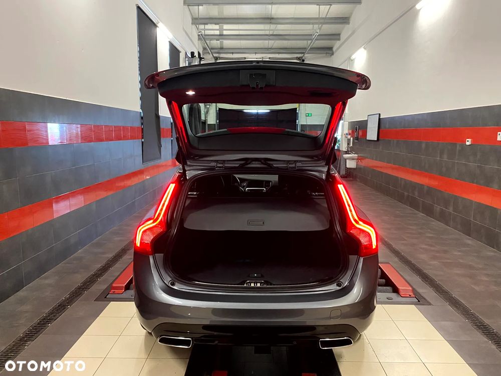 Volvo V60 D2 Summum - 15
