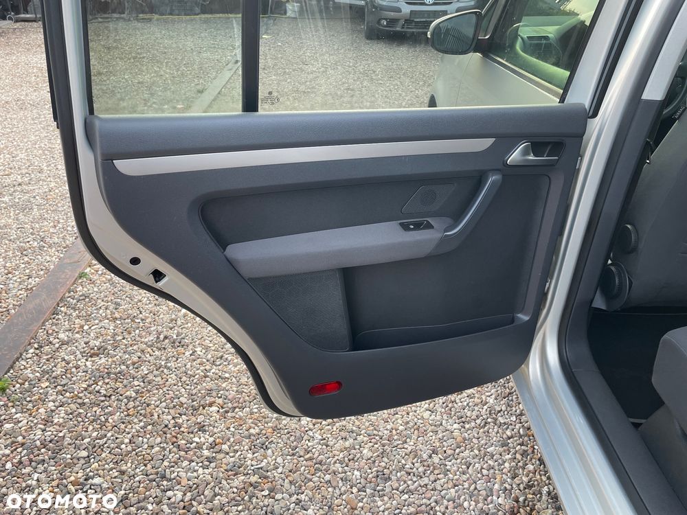 Volkswagen Touran 1.9 TDI DPF Freestyle - 25