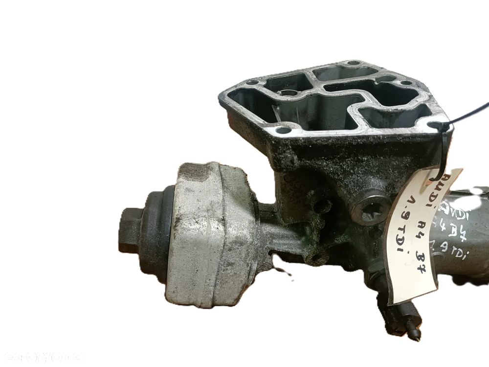 AUDI A4 B7 04-07 1,9 TDI OBUDOWA FILTRA OLEJU EU 038115389D * - 2