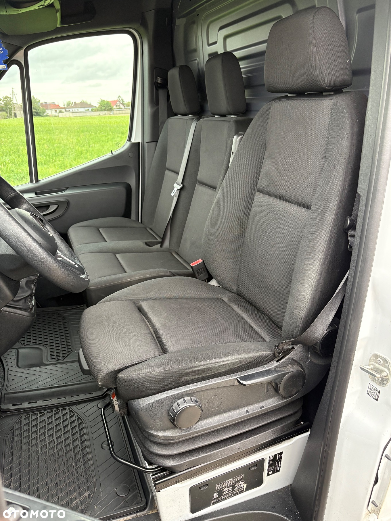 Mercedes-Benz Sprinter - 12