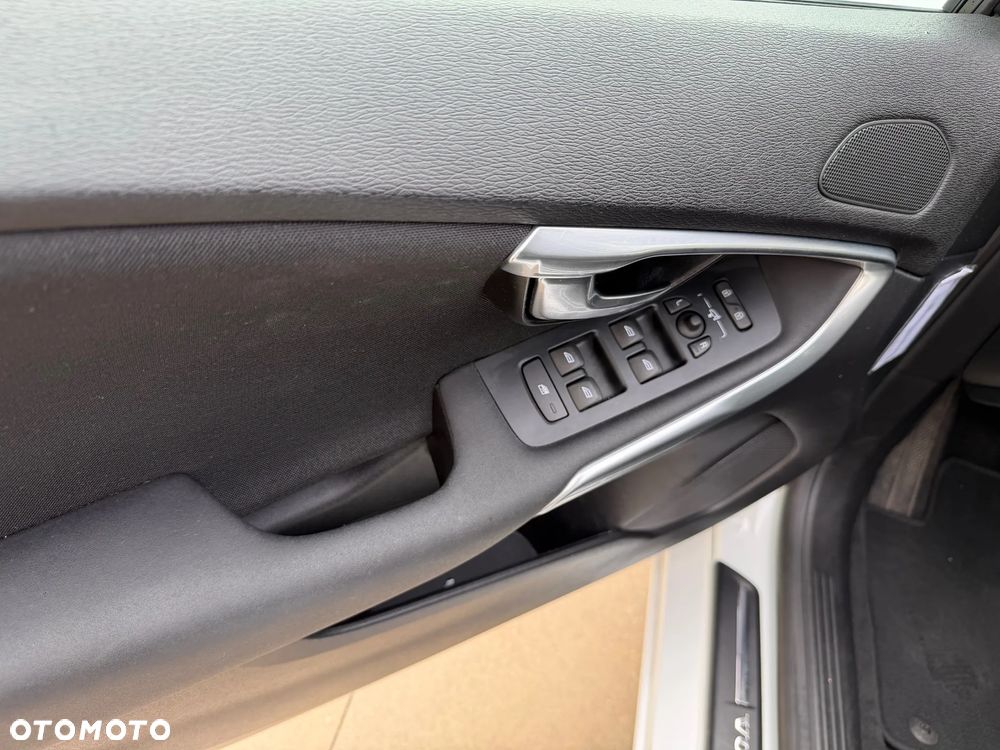 Volvo V40 D4 Drive-E Inscription - 38