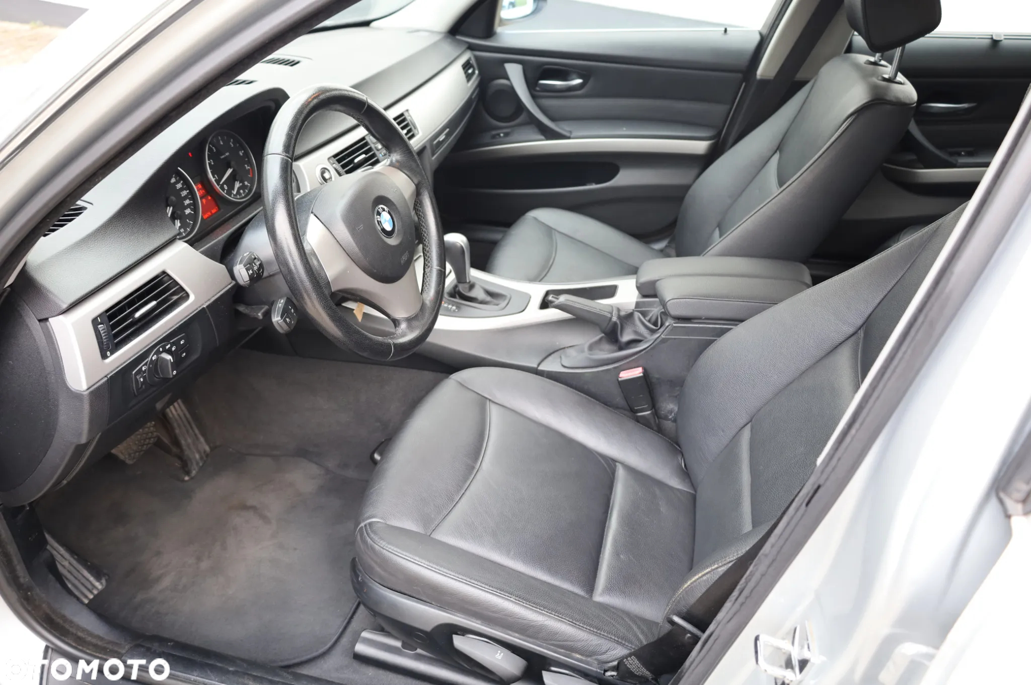BMW Seria 3 325xi Touring - 5