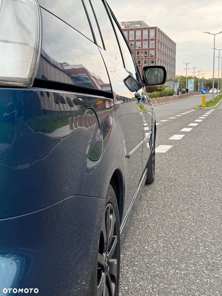 Mazda 5 - 10