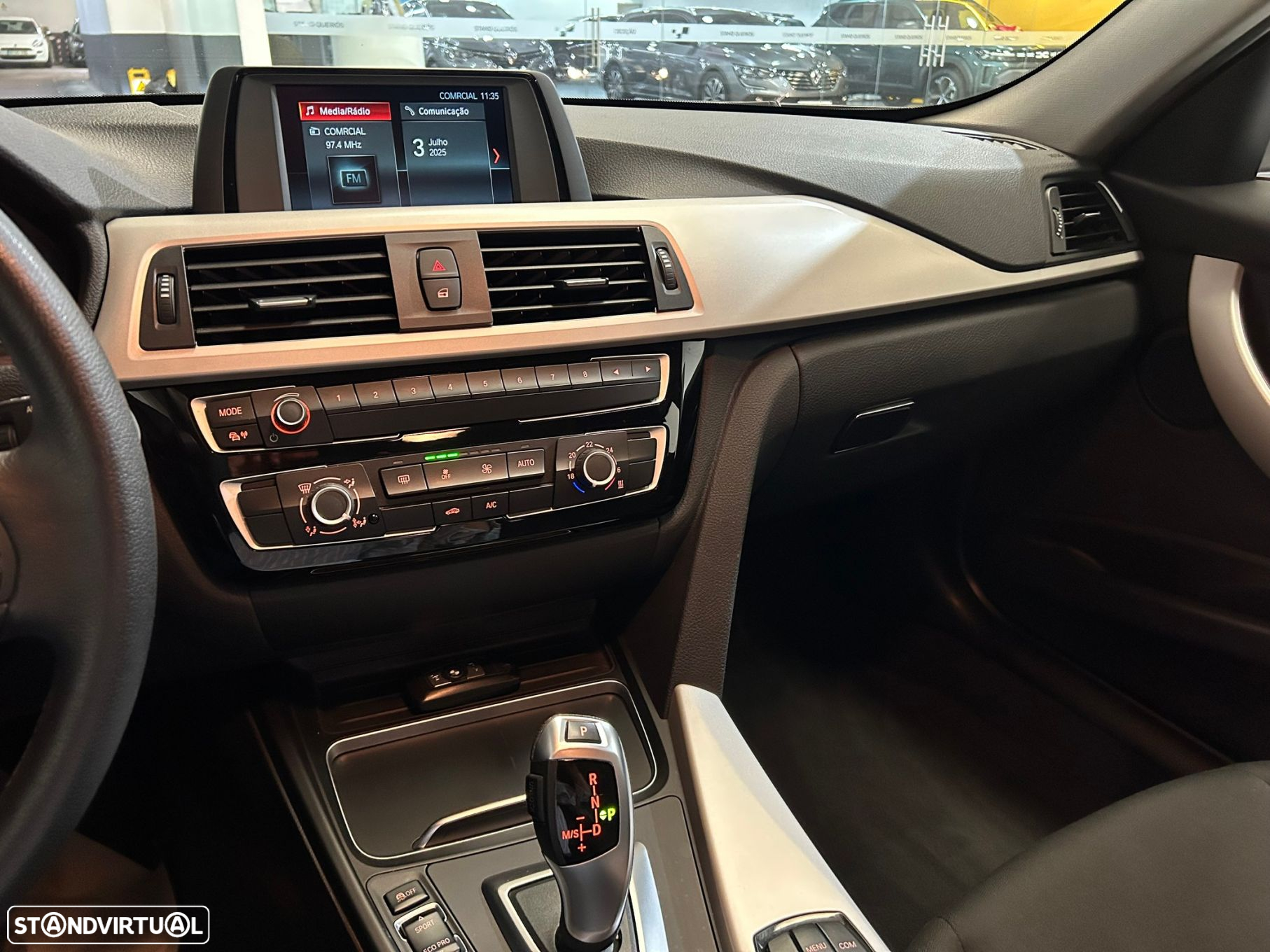 BMW 318 d Touring Auto - 24
