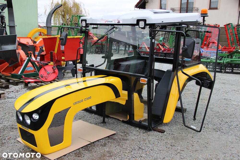 Kabina C-360 z błotnikami BTW X 2023 r. Naglak + maska 04 kolor biało-żółty - 2