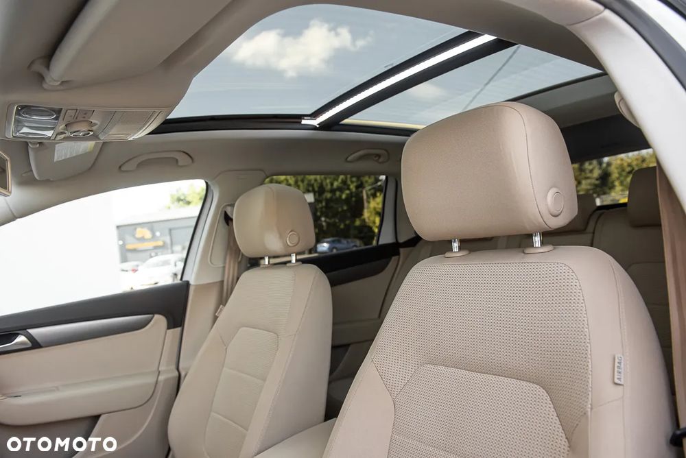 Volkswagen Passat - 19