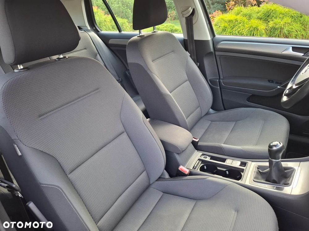 Volkswagen Golf - 18