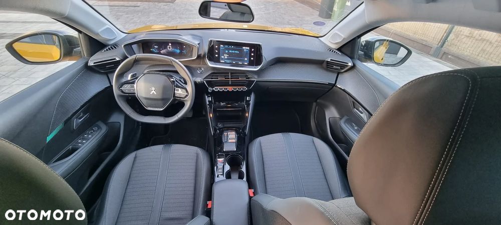 Peugeot 208 PureTech 100 EAT8 Allure - 18