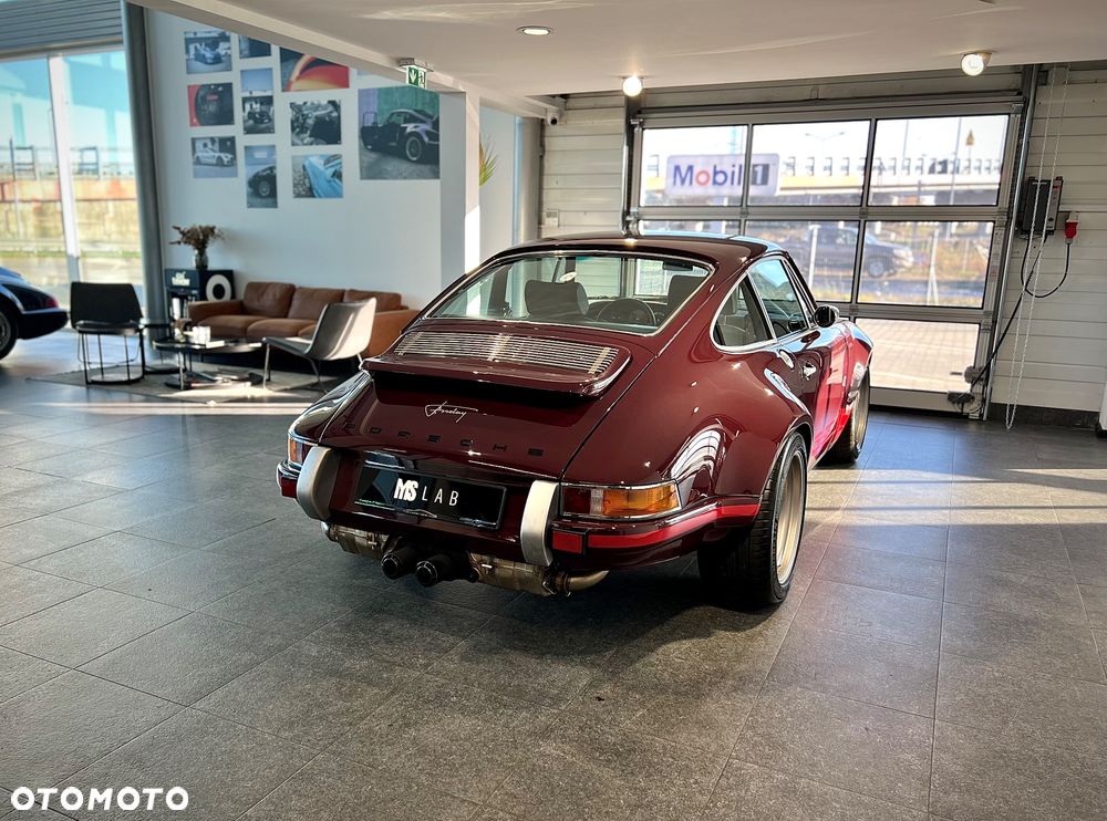 Porsche 911 Carrera 2 - 4