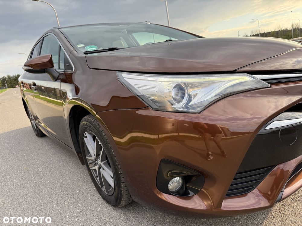 Toyota Avensis - 18