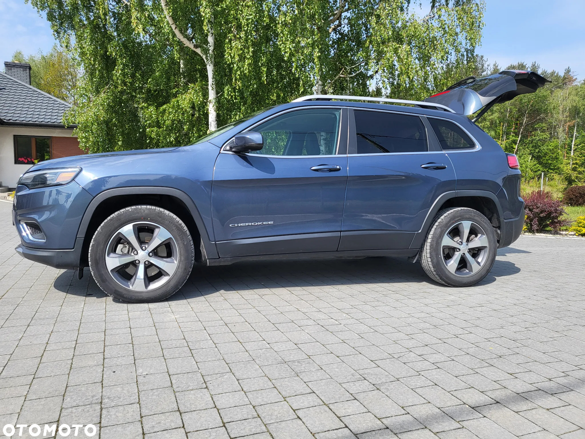 Jeep Cherokee - 12