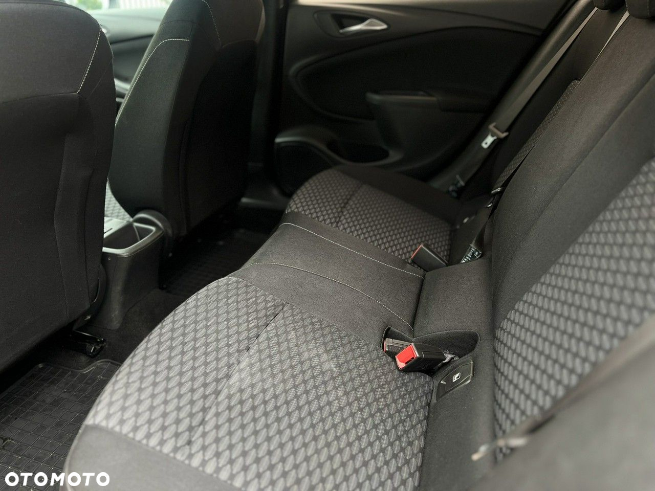 Opel Astra V 1.6 CDTI Dynamic S&S - 38