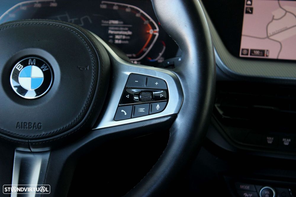 BMW 116 d Pack 50 anos M Auto - 20