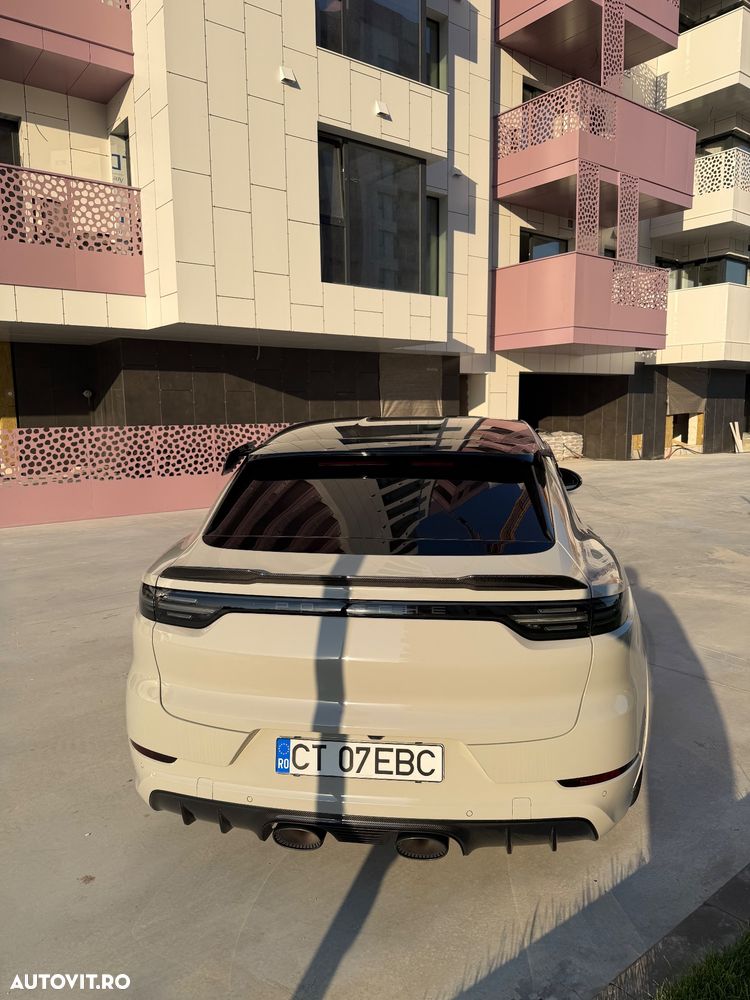 Porsche Cayenne - 4