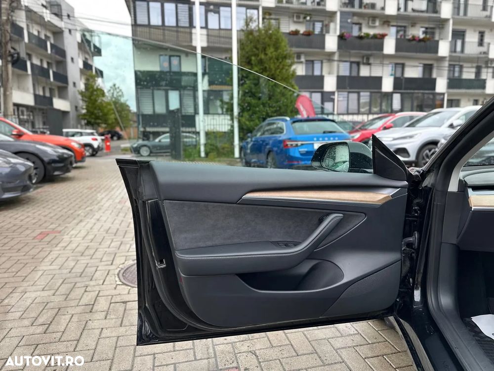 Tesla Model 3 Langstreckenbatterie Allradantrieb Dual Motor - 28