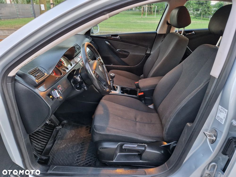 Volkswagen Passat 2.0 TDI Comfortline - 13