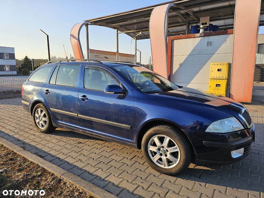 Skoda Octavia 1.6 Combi Ambiente - 4