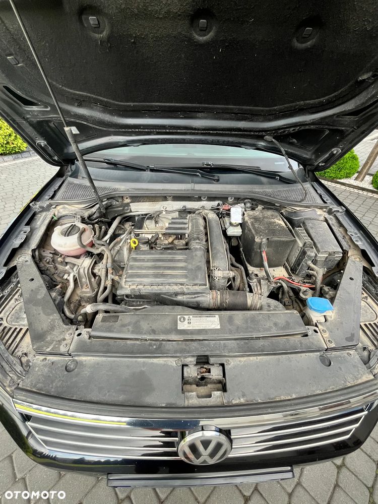 Volkswagen Passat - 12